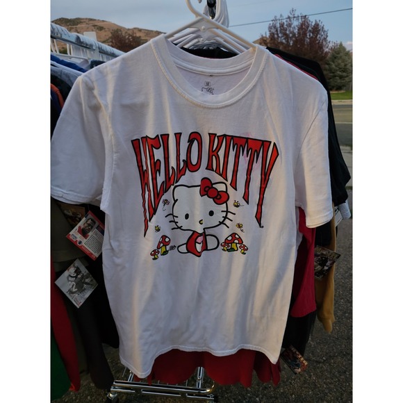 Hello Kitty T-Shirt Sanrio Graphic Tee White Cartoon Medium M - Picture 1 of 3